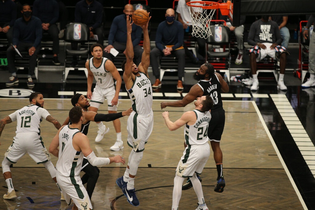 NBA: Σπουδαία εμφάνιση Αντετοκούνμπο - Λύγισαν οι Μπακς (video+photos)