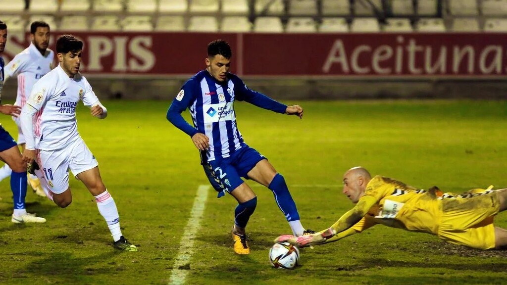 Ο 42χρονος... φούρναρης και ο πρώην της Super League που σόκαραν τη Ρεάλ (photos+video)