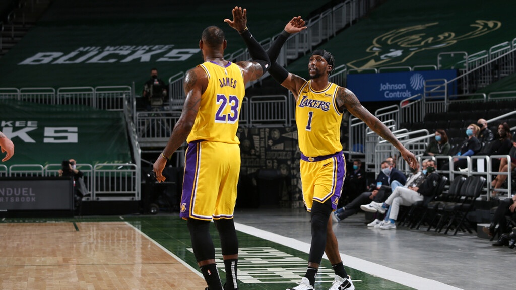 NBA: Πέρασαν από το Μιλγουόκι οι Λέικερς - Πάλευε μόνος ο Γιάννης (photos+video)