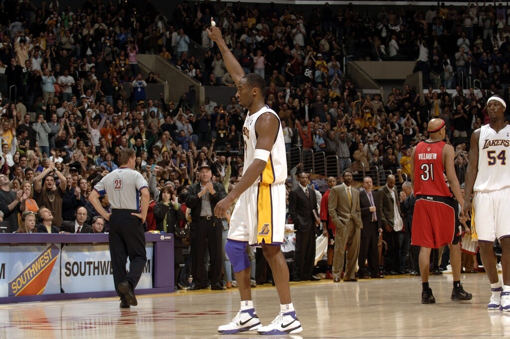 Κόμπι Μπράιαντ: Όταν τρέλανε το NBA με 81 πόντους (videos+photos)