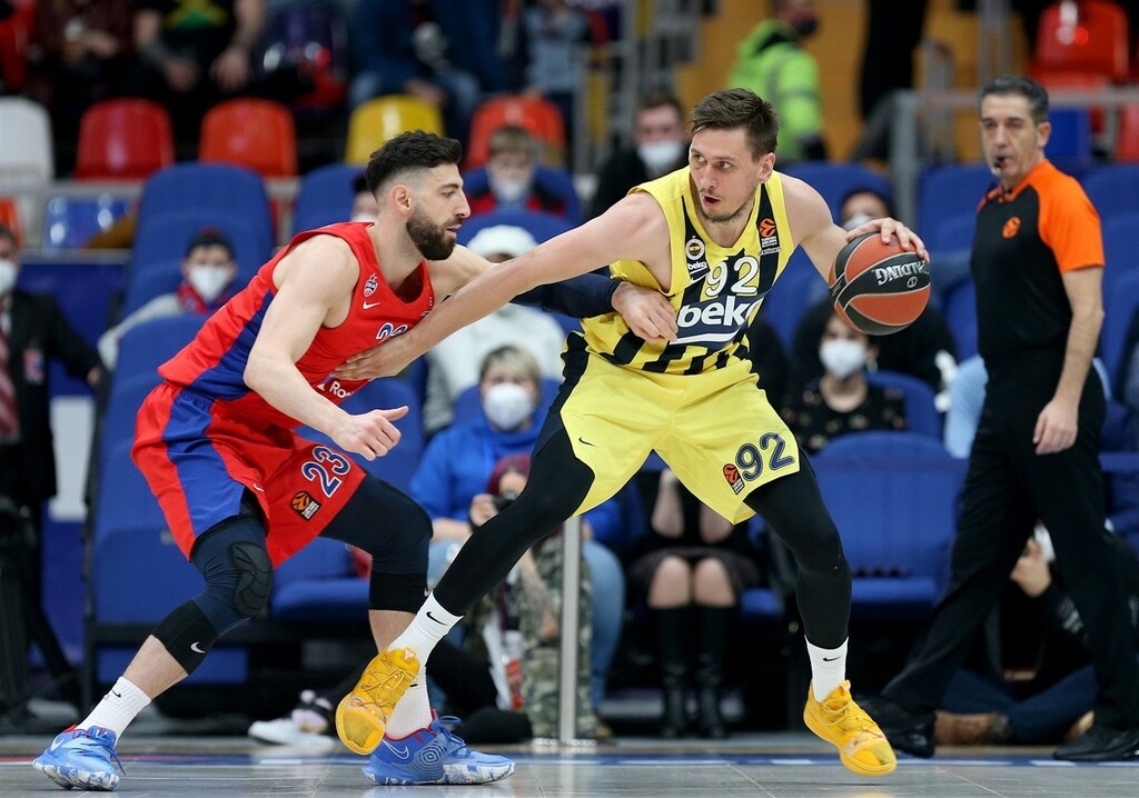 ΤΣΣΚΑ-Φενέρμπαχτσε 83-89: Τεράστιο διπλό με «σφραγίδα» Ντε Κολό-Βέσελι!