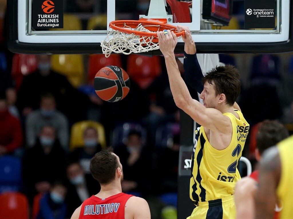 ΤΣΣΚΑ-Φενέρμπαχτσε 83-89: Τεράστιο διπλό με «σφραγίδα» Ντε Κολό-Βέσελι!