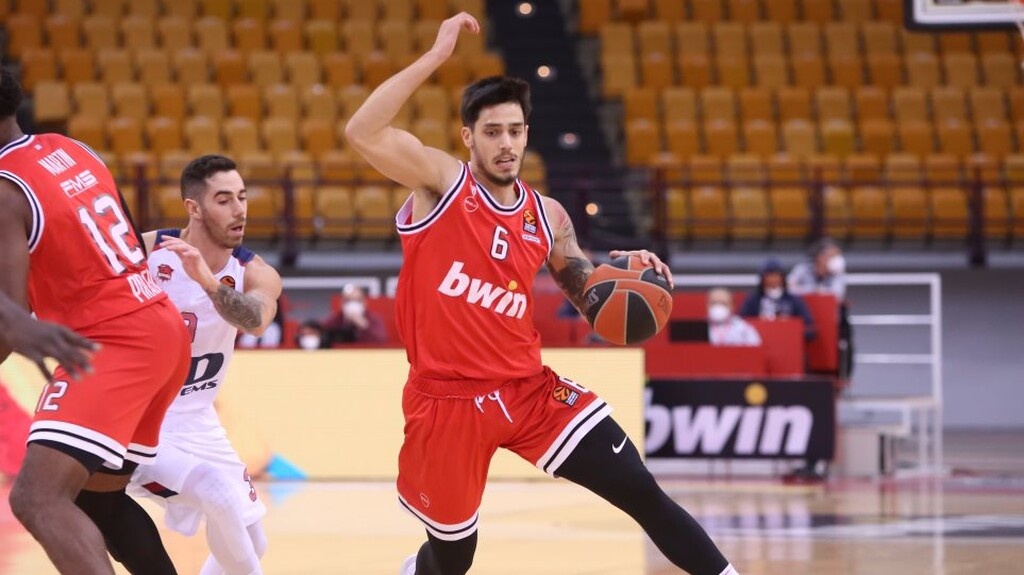 Αντώνης Κόνιαρης: Υπέγραψε στην Ομπραντόιρο