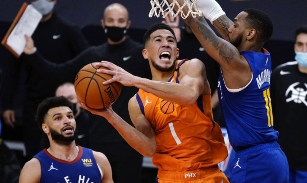 NBA: Αγωνία στους Σανς για Μπούκερ (video+photos)