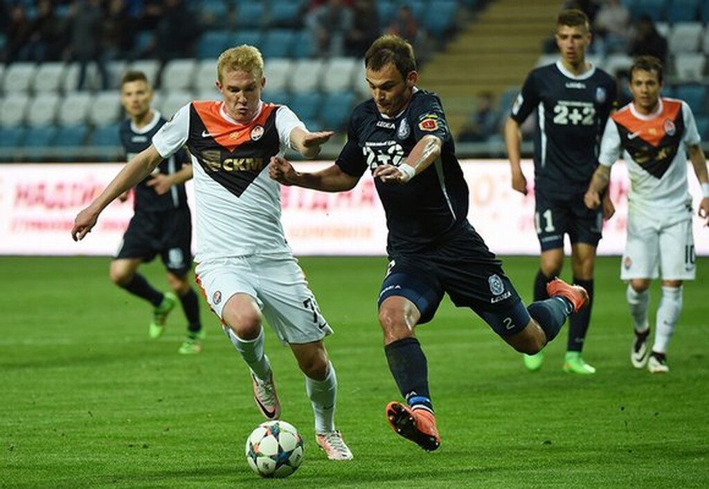 Το 2016 έκανε το άλμα της καριέρας του στη Σαχτάρ Ντόνετσκ, με την οποία ωστόσο πραγματοποίησε 12 συμμετοχές καθώς έφευγε συνεχώς ως δανεικός μέχρι το 2019 σε Τσερνομόρετς, Ανζί και Γενισέι Κράσνογιαρσκ.