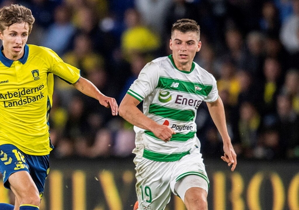 Έχει φέτος 15 συμμετοχές, 1 γκολ και 2 ασίστ στην Πολωνία. Στο παρελθόν έχουν επιχειρήσει να τον αποκτήσουν ομάδες από τη Γερμανία, η Σέλτικ και η Σαμπντόρια.