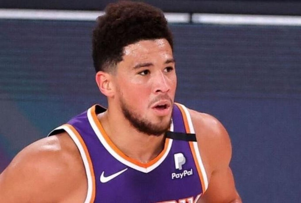 NBA: Αγωνία στους Σανς για Μπούκερ (video+photos)