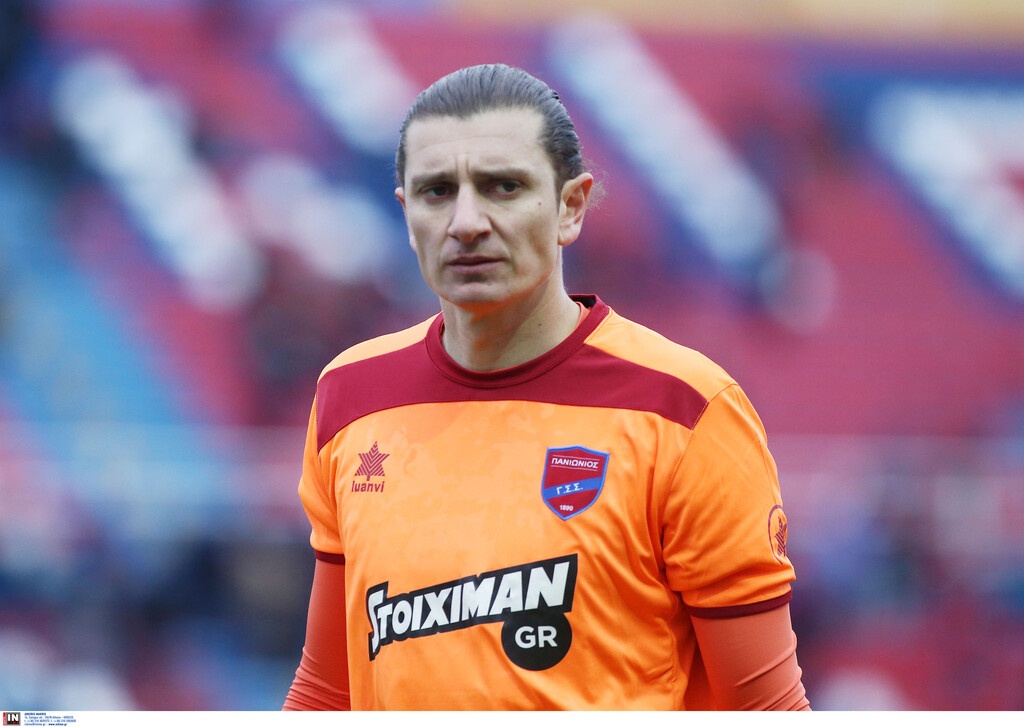 Μπαντής: «Σε FL και Γ’ Εθνική κολλάει, εδώ δεν κολλάει;» (photos)