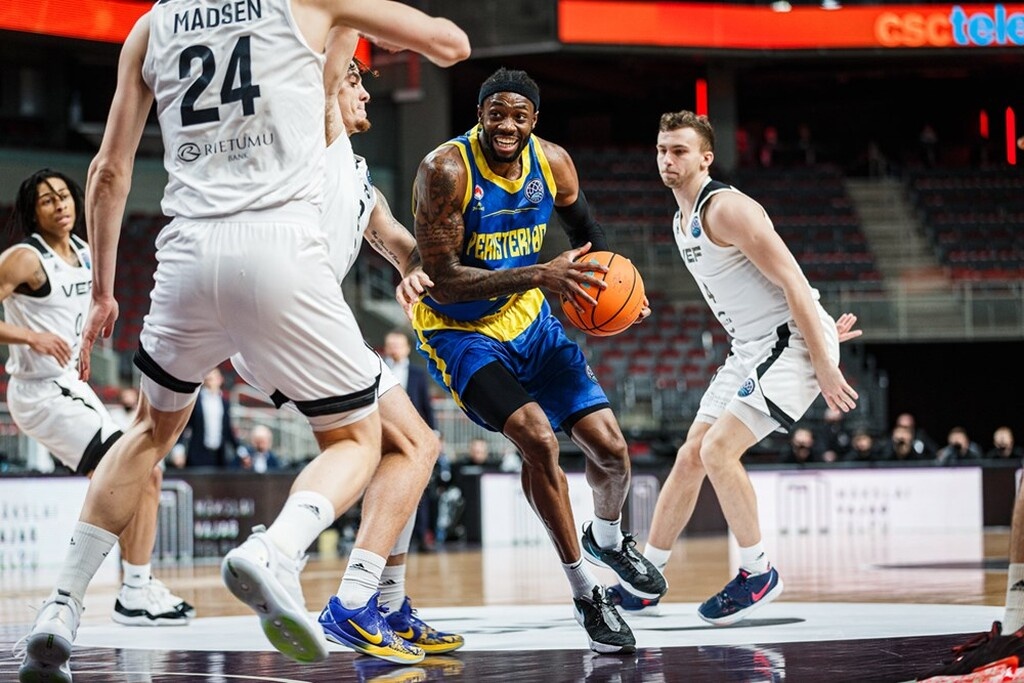 Ρίγα-Περιστέρι 60-57: «Εκτέλεση» από τον Ζόρικς στο τελευταίο δευτερόλεπτο!