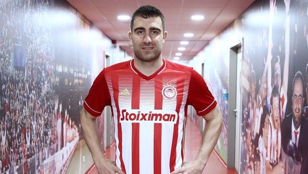 Παπασταθόπουλος: Η... διόρθωση του Sokratis στην ανακοίνωση του Ολυμπιακού (photos)