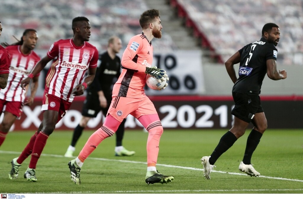 Ολυμπιακός-ΠΑΟΚ: Tα πανό που έβαλαν «φωτιά» στο ντέρμπι (photos)