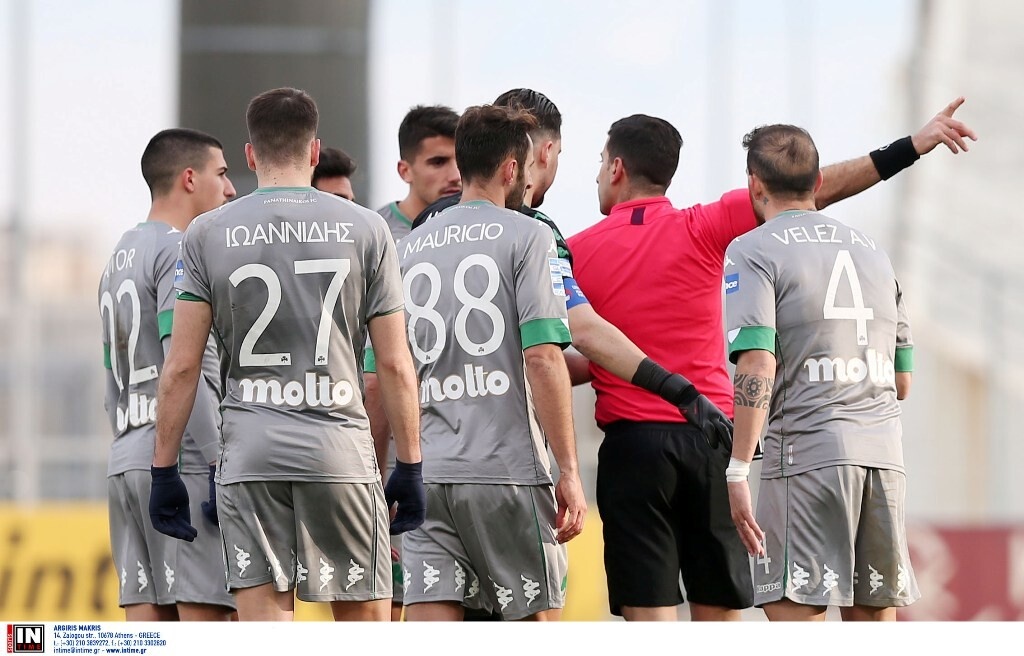 ΝΠΣ Βόλος-Παναθηναϊκός: Αποβολή για Χουάνκαρ, τρομερές διαμαρτυρίες από τους «πράσινους» (video)