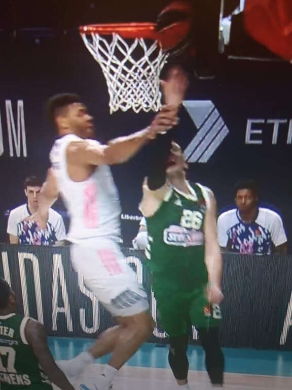 Ρεάλ Μαδρίτης-Παναθηναϊκός ΟΠΑΠ: Και όμως, ο Νέντοβιτς πήρε τεχνική ποινή (photo)