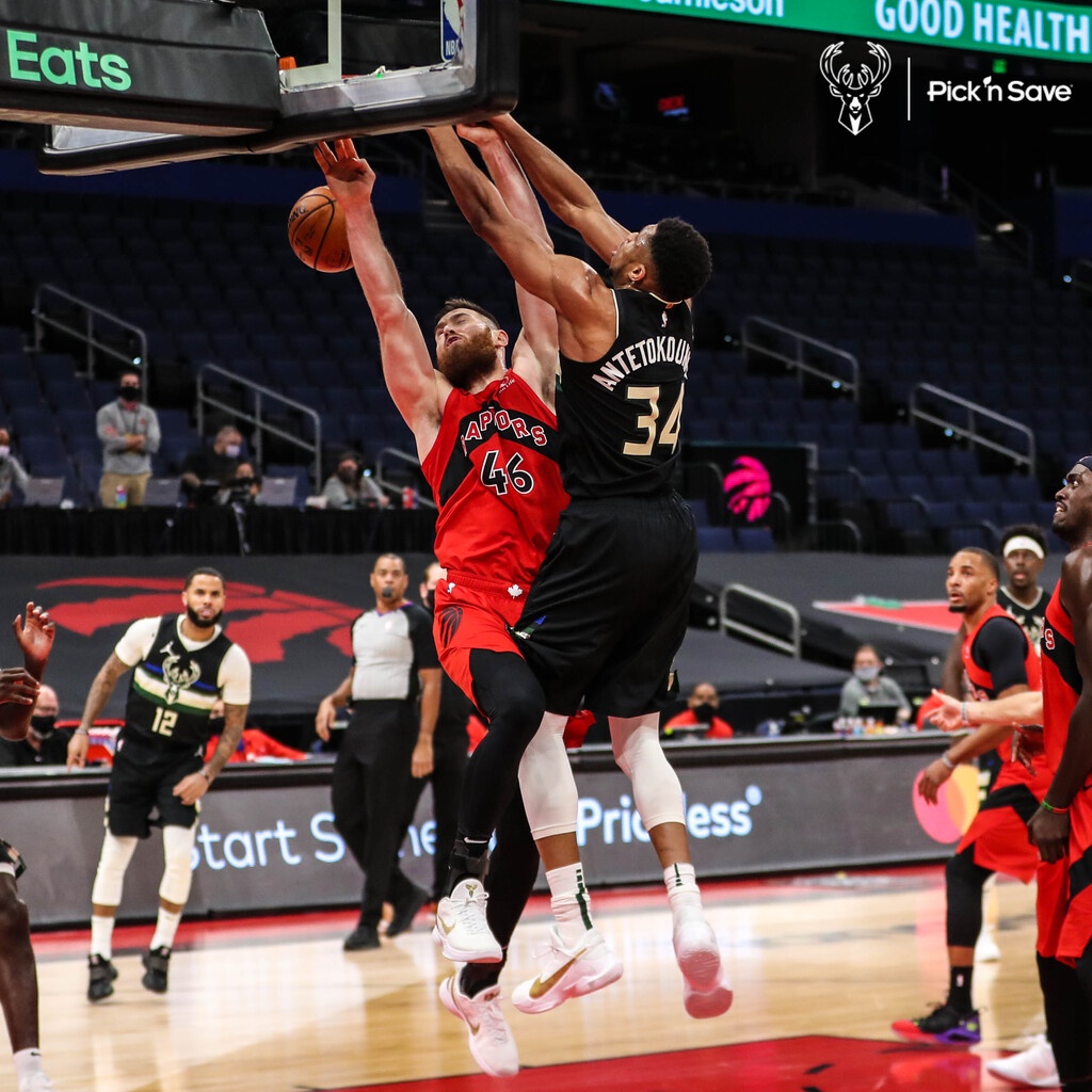 NBA: Ηγετικός Αντετοκούνμπο στη νίκη των Μπακς επί των Ράπτορς (videos)