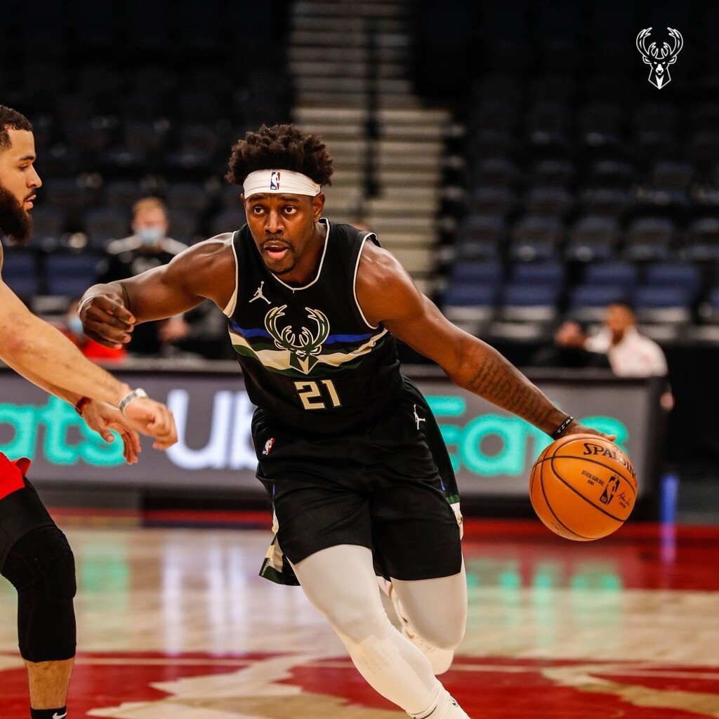 NBA: Ηγετικός Αντετοκούνμπο στη νίκη των Μπακς επί των Ράπτορς (videos)