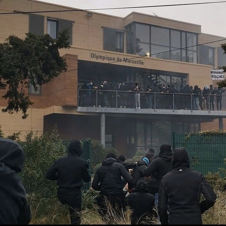 Μαρσέιγ: Αναβολή στο ματς με Ρεν μετά την εισβολή στο προπονητικό (photos+videos)