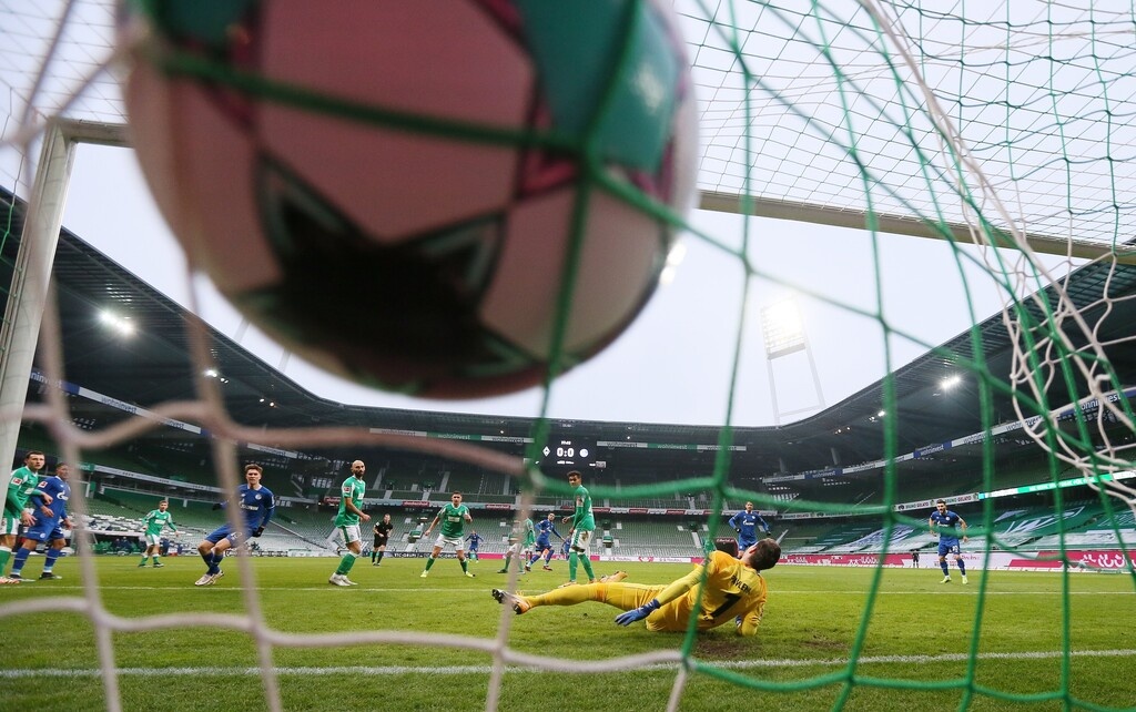 Bundesliga: Σαρωτική η Μπάγερν με τεσσάρα, νίκες για Ντόρτμουντ, Άιντραχτ! (vides+photos)