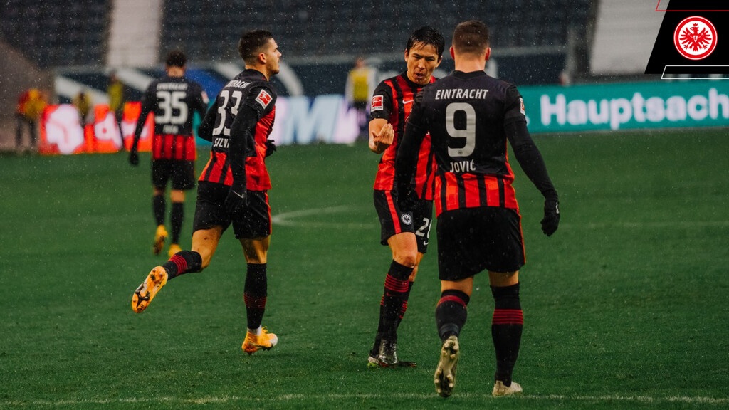 Bundesliga: Σαρωτική η Μπάγερν με τεσσάρα, νίκες για Ντόρτμουντ, Άιντραχτ! (vides+photos)