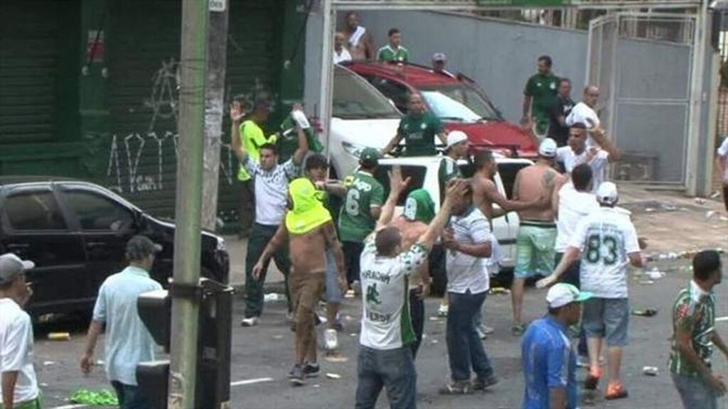 Τελικός Copa Libertadores: Νεκρός οπαδός της... Κορίνθιανς σε επεισόδια (photos+video)