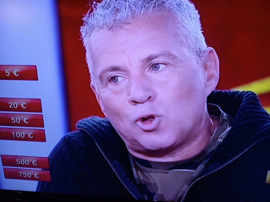 Ο πρώην Έλληνας διαιτητής και παράγοντας που πήγε στο Deal! (photos)