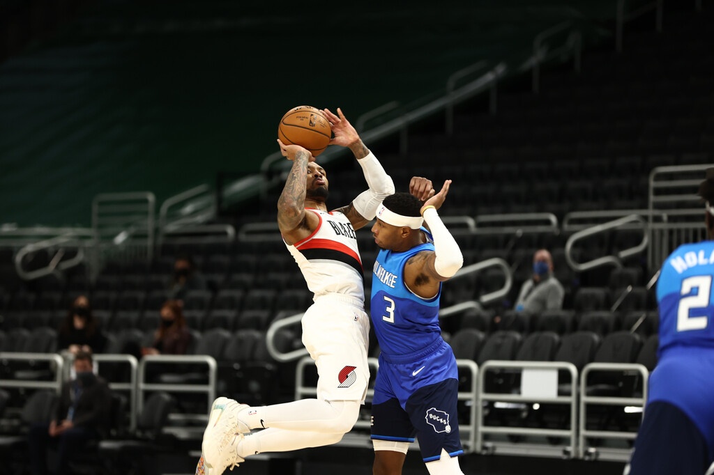 NBA: Επιστροφή στις νίκες για Μπακς (video+photos)