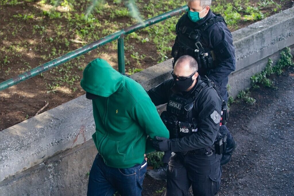 Πυροβολισμοί στη Θεσσαλονίκη: Στον ανακριτή οι οπαδοί του Άρη (photos)