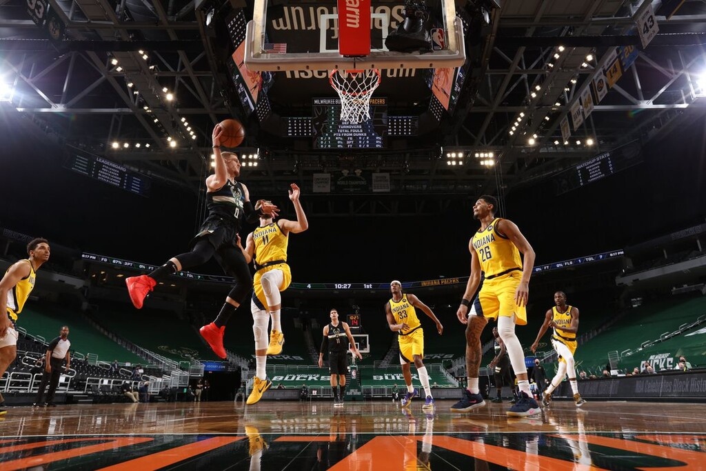NBA: Γιάννης λαμπρός, οδηγεί τους Μπακς (video+photos)