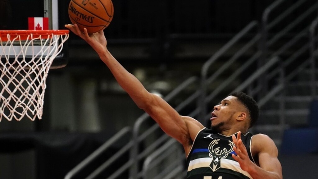 NBA: Γιάννης λαμπρός, οδηγεί τους Μπακς (video+photos)