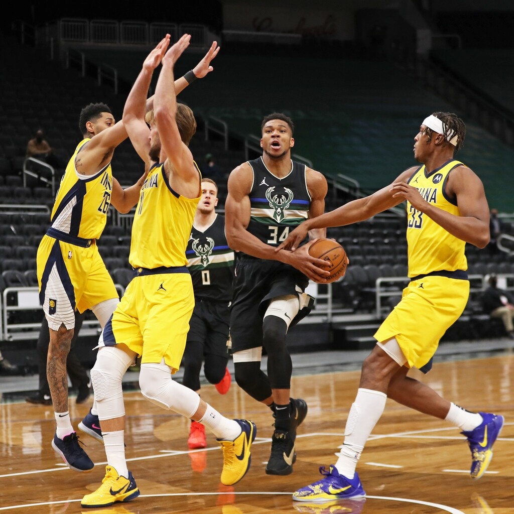 NBA: Γιάννης λαμπρός, οδηγεί τους Μπακς (video+photos)