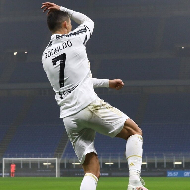 Γιουβέντους: Θέλει τον CR7 μέχρι να κλείσει την καριέρα του! (Photos)