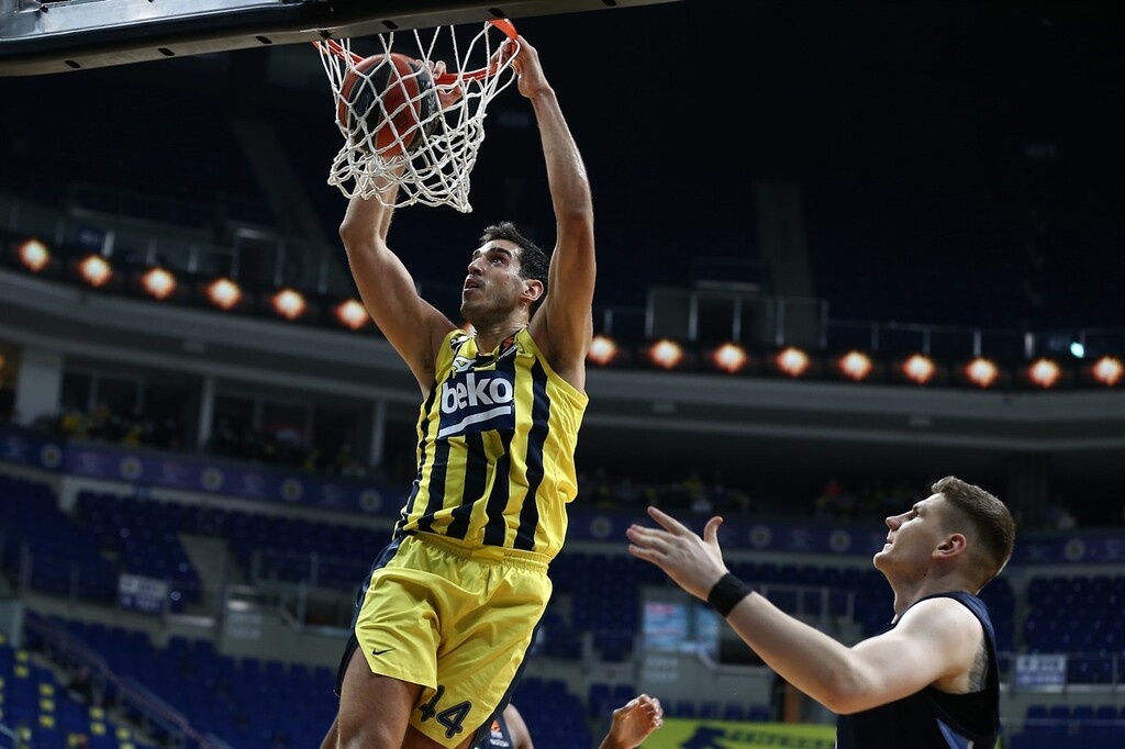 Φενέρμπαχτσε-Ζενίτ 92-84: Ασταμάτητη με Ντε Κολό