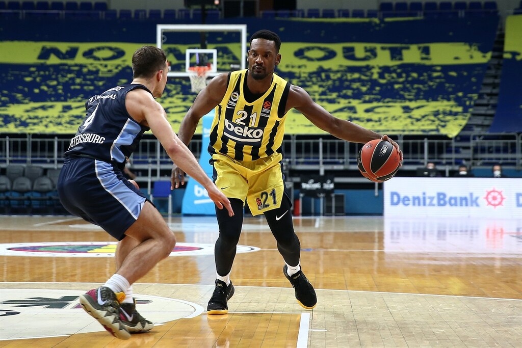 Φενέρμπαχτσε-Ζενίτ 92-84: Ασταμάτητη με Ντε Κολό