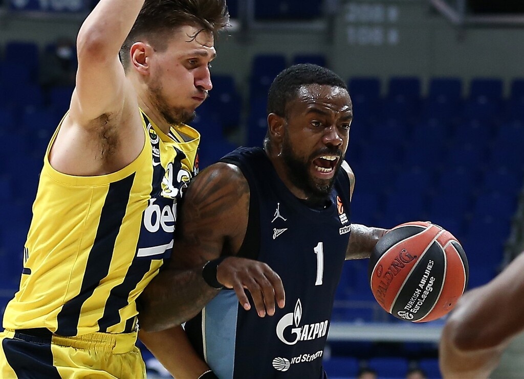 Φενέρμπαχτσε-Ζενίτ 92-84: Ασταμάτητη με Ντε Κολό