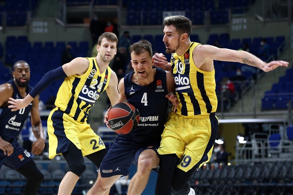 Φενέρμπαχτσε-Ζενίτ 92-84: Ασταμάτητη με Ντε Κολό