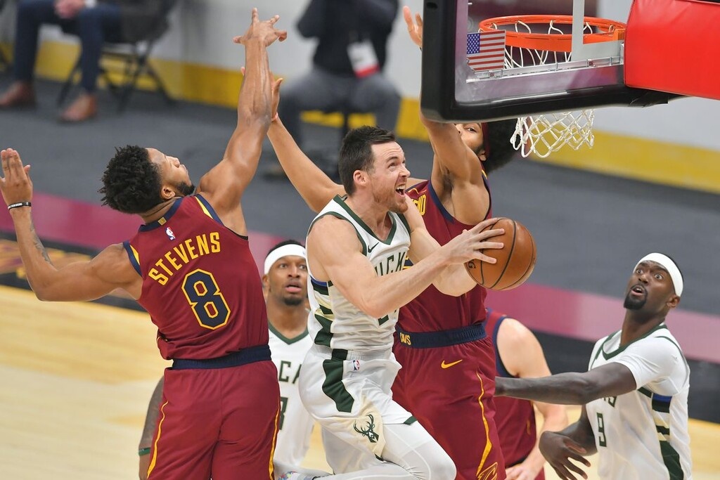 NBA: Μια ομάδα μόνος ο Αντετοκούνμπο - Μαγική εμφάνιση (video+photos)