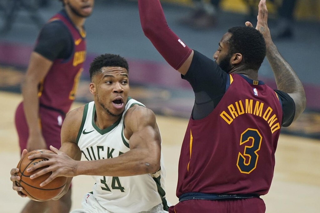 NBA: Μια ομάδα μόνος ο Αντετοκούνμπο - Μαγική εμφάνιση (video+photos)
