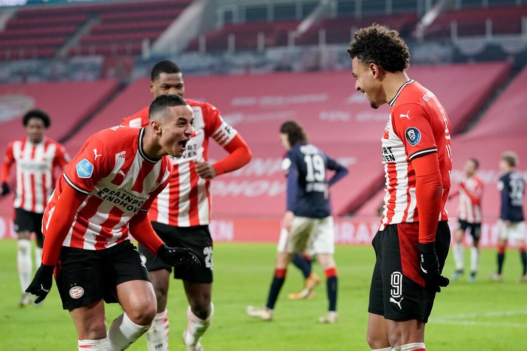 Eredivisie: Περίπατο η Αϊντχόφεν κόντρα στη Τβέντε (video+photos)