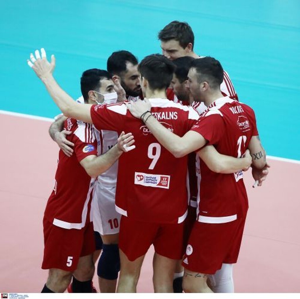 Volley League: Έγραψε ιστορία και αγωνίστηκε με… μάσκα παίκτης του Ολυμπιακού (video+photos)