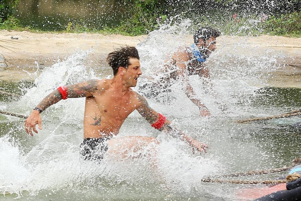 Survivor: Βγήκαν τα μαχαίρια στο συμβούλιο - «Αν δεν μπορείτε να πάτε σπίτια σας» (photos+video)