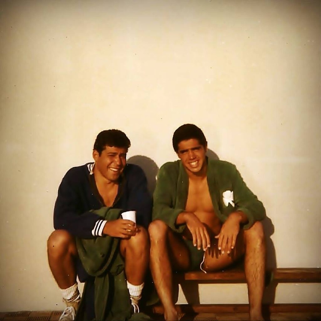 Ο Κώστας Βοσταντζόγλου (αριστερά)