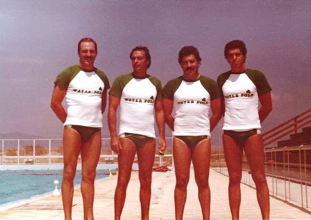 Ο Κώστας Βοσταντζόγλου, τρίτος από αριστερά