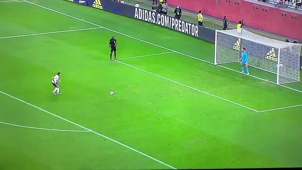 Το πιο αστείο πέναλτι της σεζόν - Γλέντι στο Twitter για την εκτέλεση του Ρόνι (video)