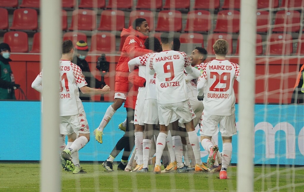 Bundesliga: Ζορίζει το Champions League για Nτόρτμουντ, Λεβερκούζεν! (videos+photos)