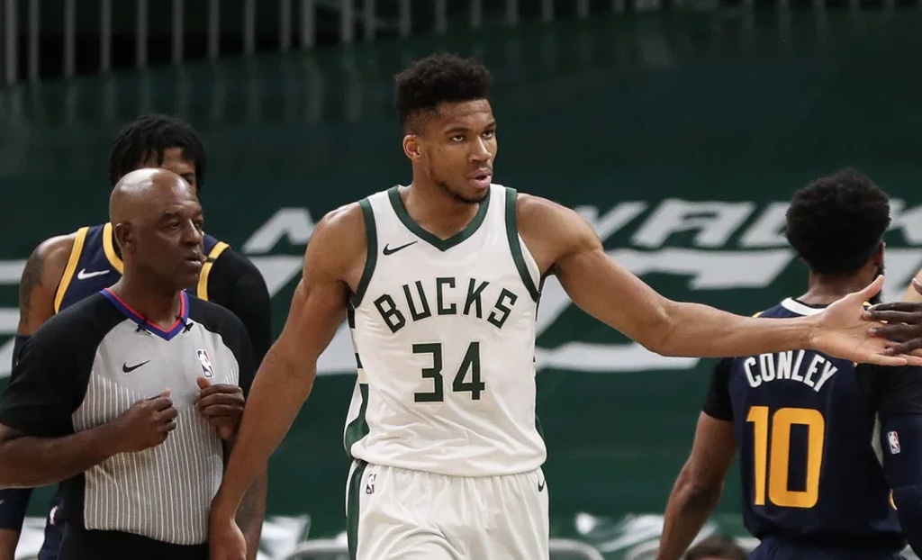 NBA: Δεν έφτανε ο Γιάννης - Εντυπωσιαζουν οι Τζαζ (video+photos)