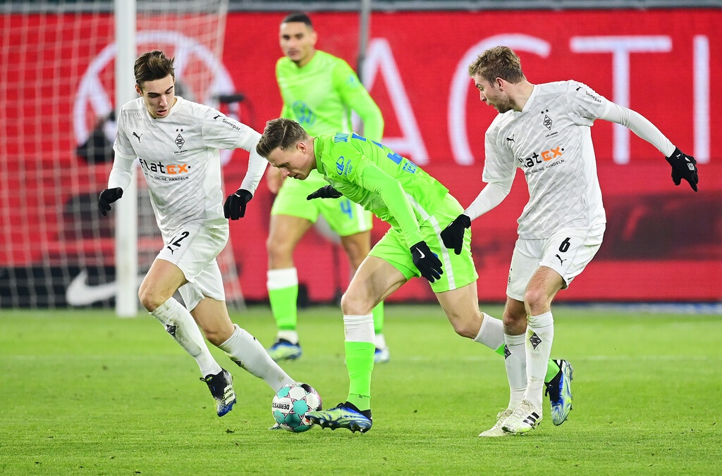 Bundesliga: Στην τρίτη θέση η Άιντραχτ, μετά την ισοπαλία στο ντέρμπι (videos+photos)