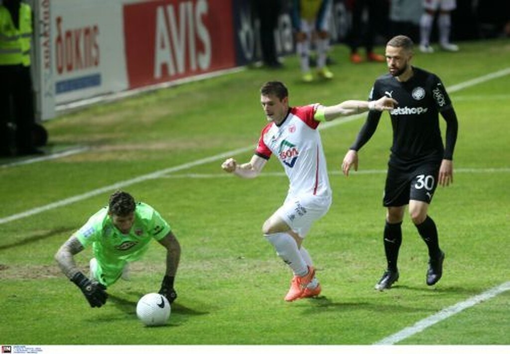 ΟΦΗ-Βόλος 1-2: Τον έπιασε... πελάτη και τον βάζει σε μπελάδες (videos)