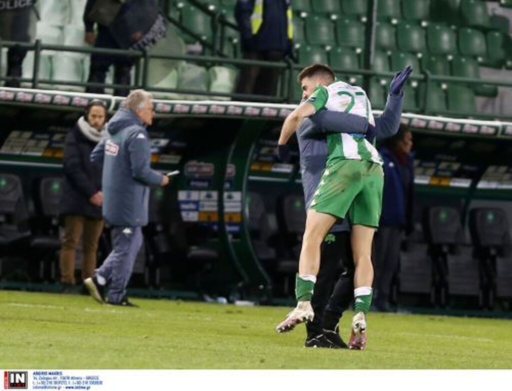 Παναθηναϊκός-Ολυμπιακός: Γλέντι στα αποδυτήρια με πρωταγωνιστές Χατζηγιοβάνη-Μπουζούκη (photos)