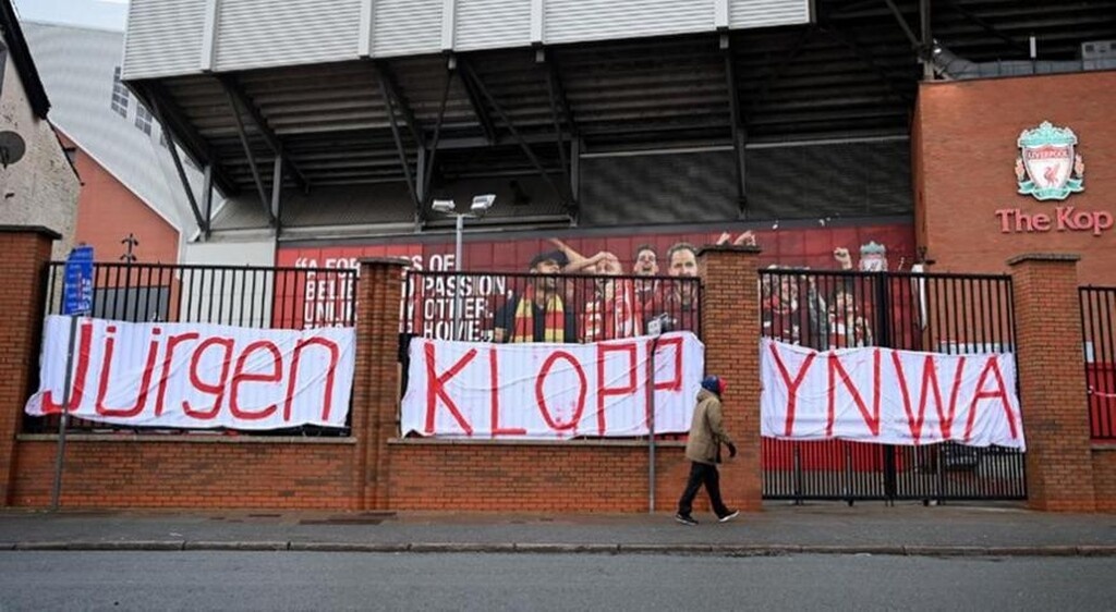 Λίβερπουλ: Στήριξη οπαδών σε Κλοπ (photos)