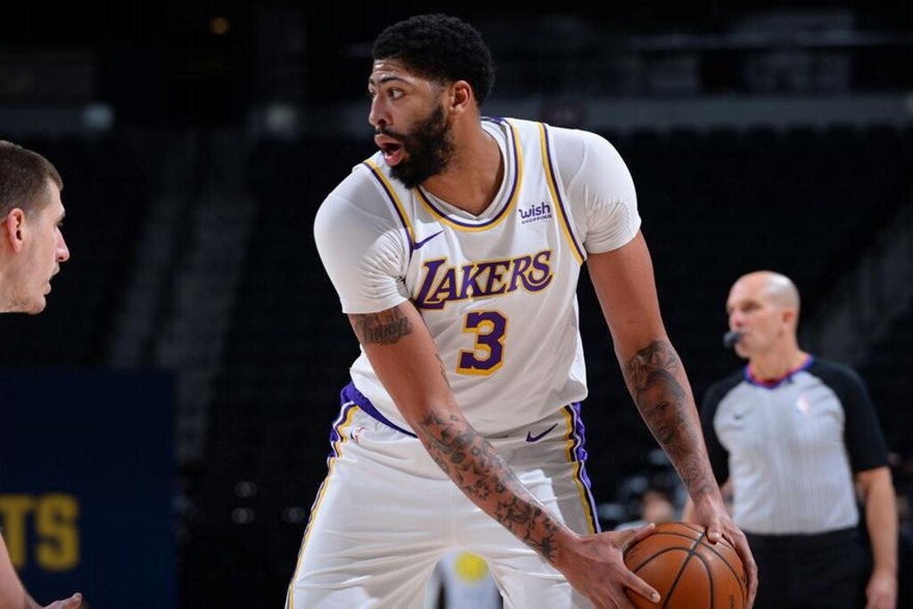 NBA: Ανησυχία για Ντέιβις - Έντονοι πόνοι στον αχίλλειο (photos+video)