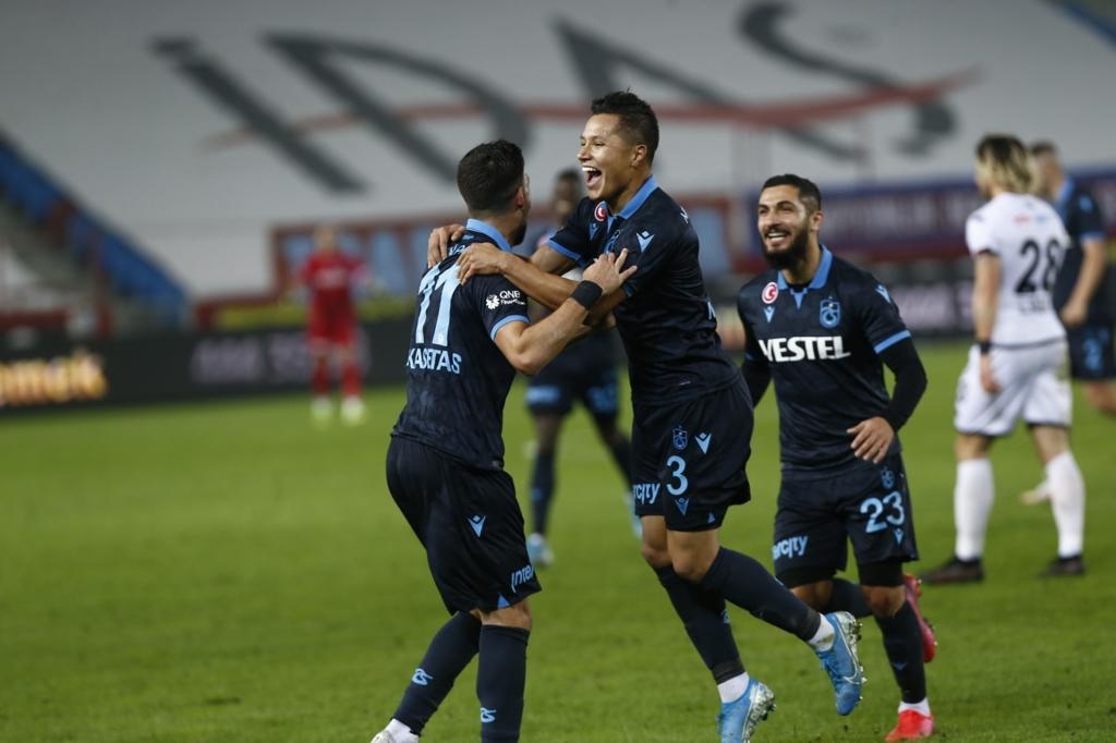 ΠΣΑΠ: Ο κορυφαίος Έλληνας στο εξωτερικό κι ο Εμμανουηλίδης (video+photos)